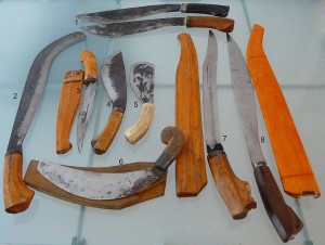 794px-Filipino_knives