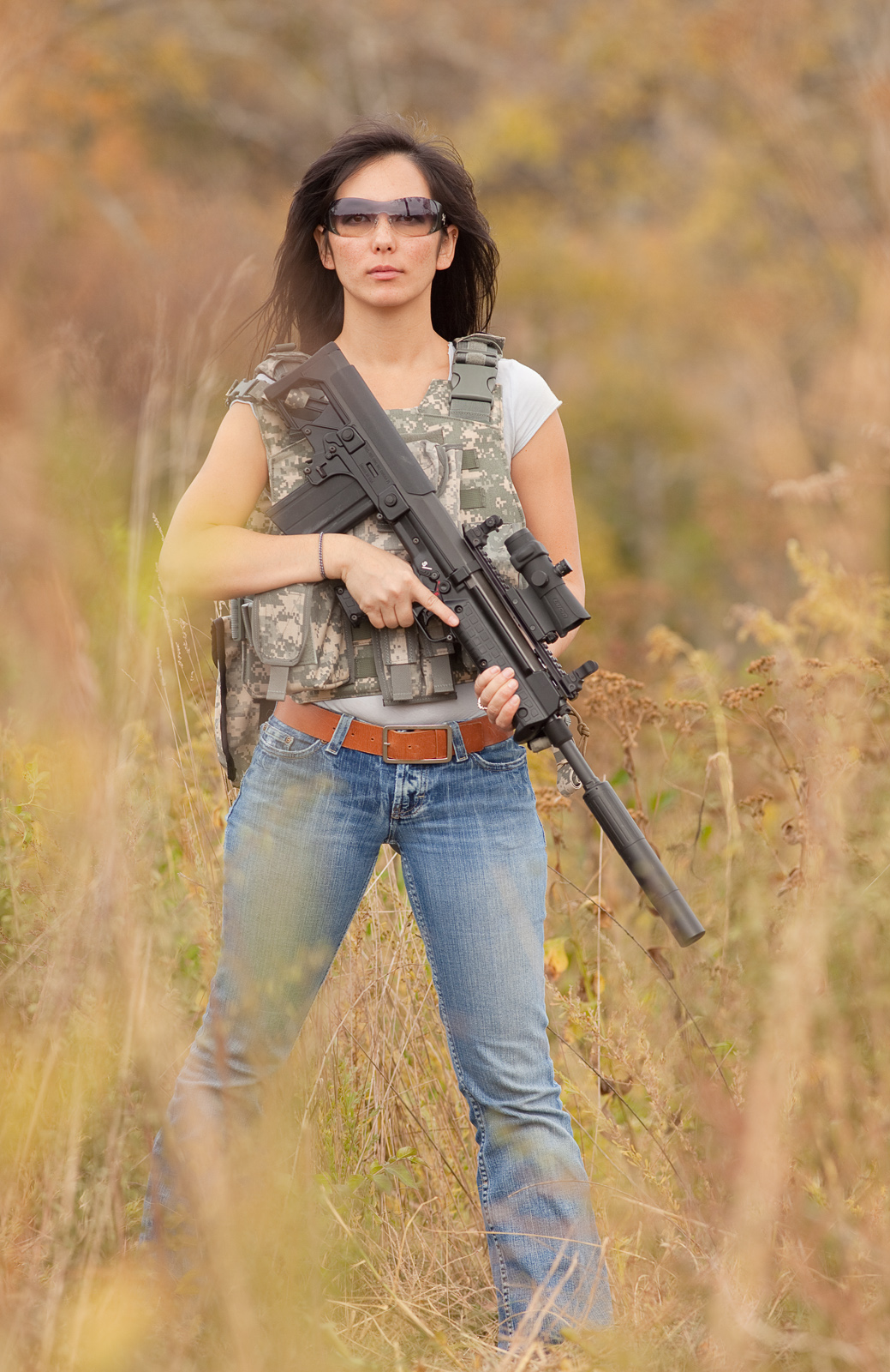 Pin by Navfircopret on Fun Pics | Women guns, Girl guns 