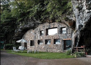 The-Beckham-Creek-Cave-Home