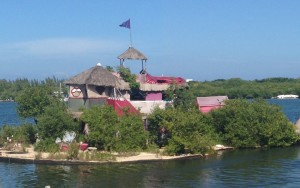 richie-sowas-floating-bottle-spiral-island-2015-2016-1080x675